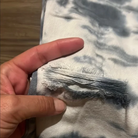 Chic Women's Tie-Dye Jeans - Picture 2 of 4